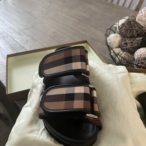 Burberry sandal